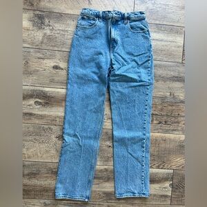 Abercrombie & Fitch The 90’s Straight Ultra High Rise jean. Medium marble.